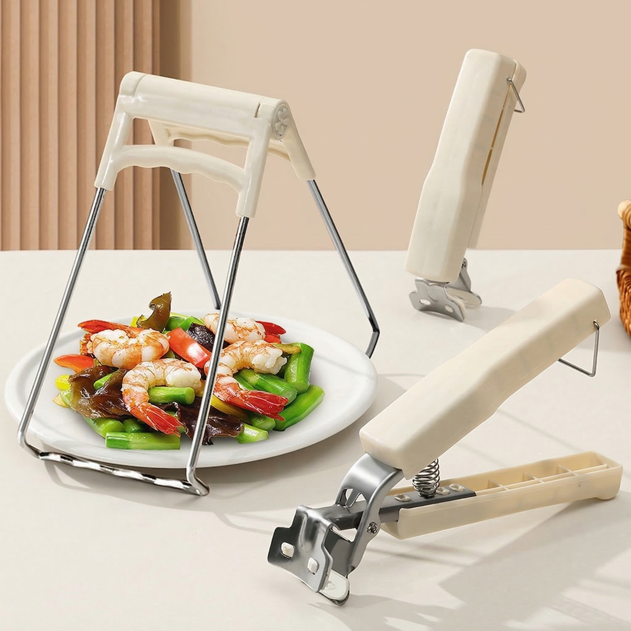 Kitchen heat-resistant tongs